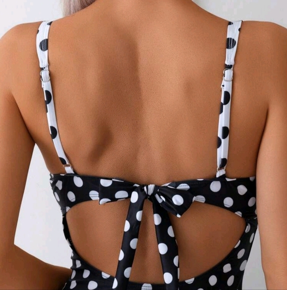 Sexy Monokini With Underwire Support, Black And White Polka Dot Design Summer - Picture 4 of 5